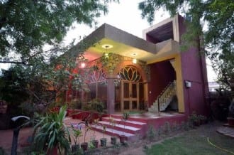 https://imgcld.yatra.com/ytimages/image/upload/t_hotel_yatra_city_desktop/v1464465622/Domestic Hotels/Hotels_Jodhpur/Mandore Guest House -(Pure Vegetarian Hotel)/HO_wYmnnK.jpg